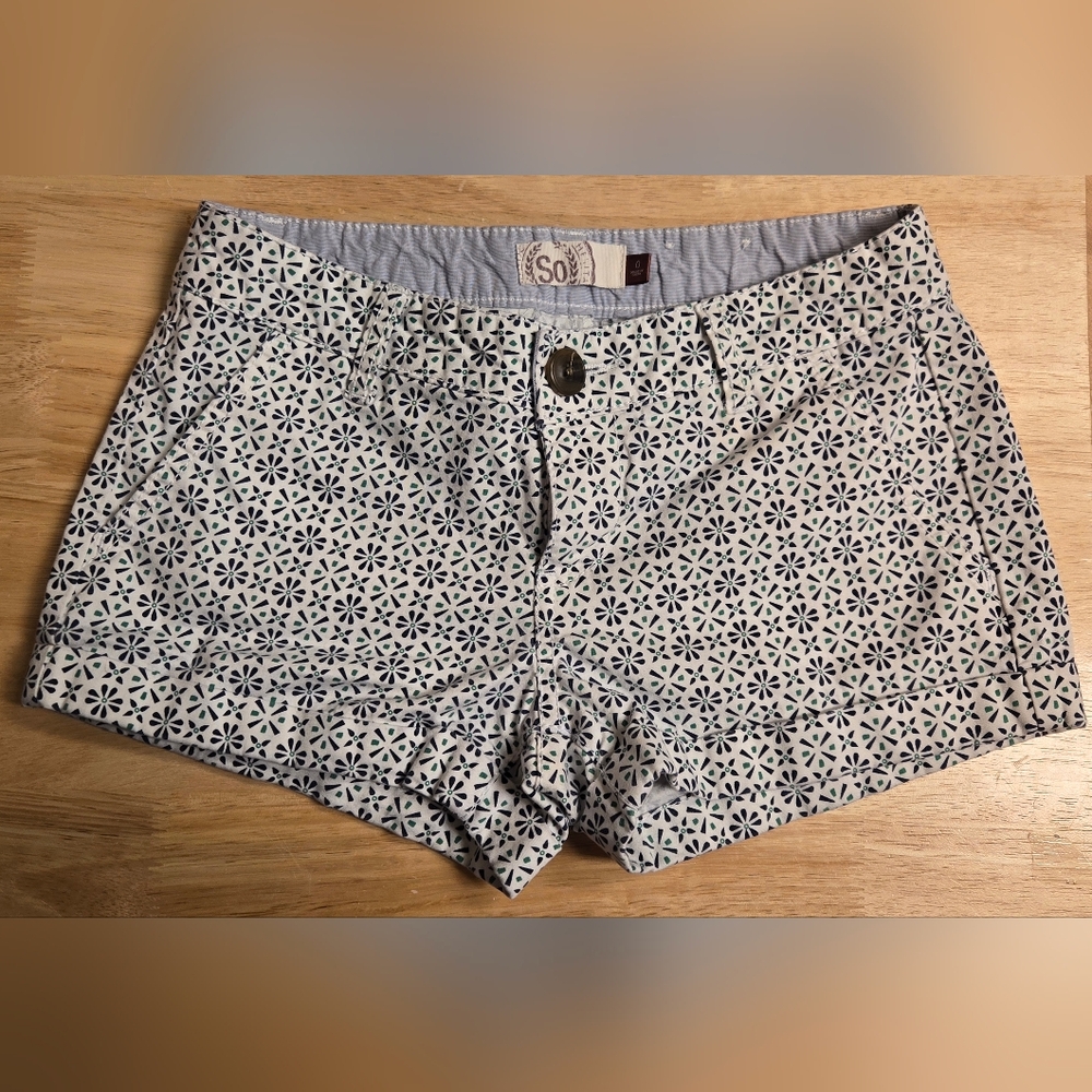 SO Blue and White Patterned Shorts Juniors Size 0